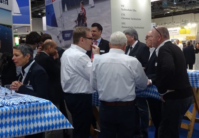Weißwurstfrühstück Boot Düsseldorf 2017 Foto: Christa Diederich
