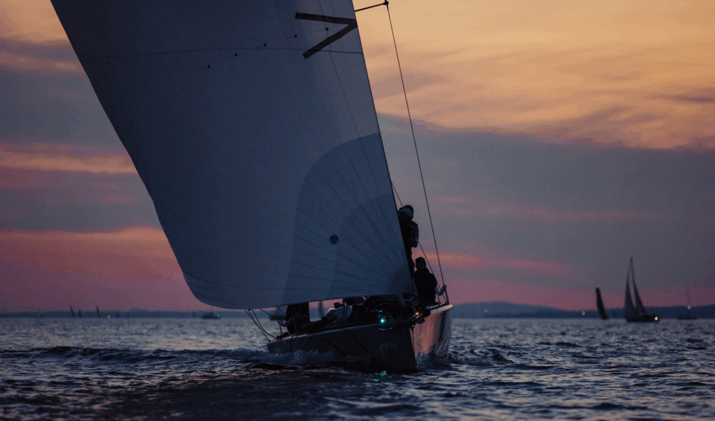 Segeln in den Abend, RUND UM 2025