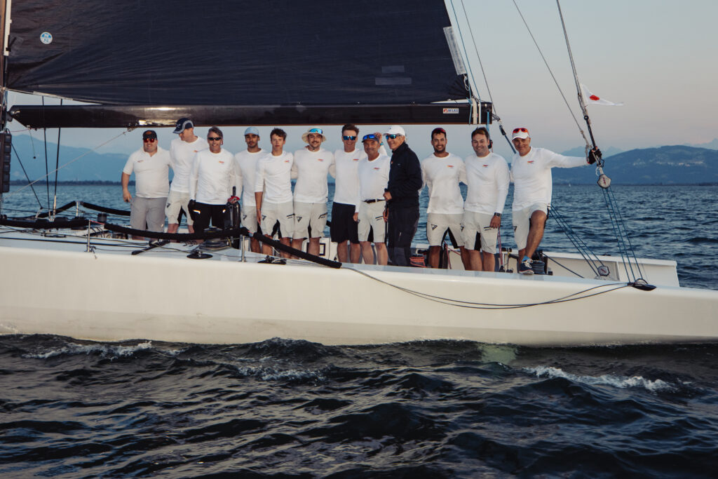 Das Siegerteam der Gruppe 1 der 74 RUND UM im Monohull