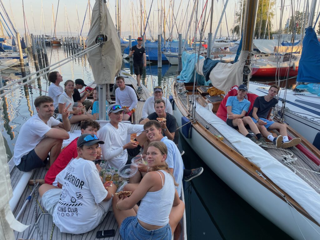 Abendessen Pizza in Friedrichshafen