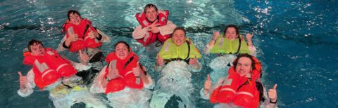 Jugend testet Automatikwesten